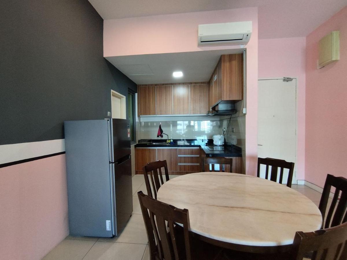 Restary - Black Pink, Loft E - Imago Shopping Mall - Kk City- 3Br,8Pax 来沙旅 黑粉主题公寓 - Loft E - Imago商场 - 泳池 - Kk市中心 - 3房8人 โกตาคินาบาลู ภายนอก รูปภาพ